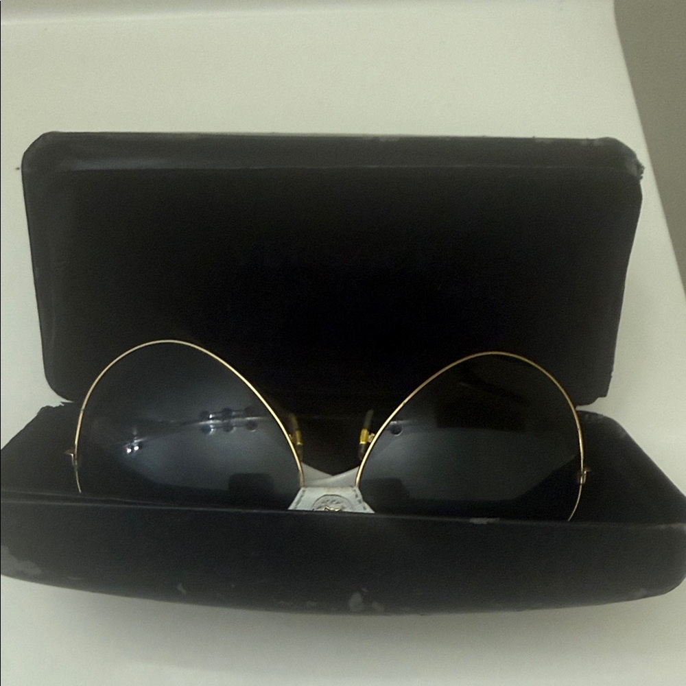 Versace Aviator Sunglasses with White Bridge and Gold Trim - Picture 5 of 5